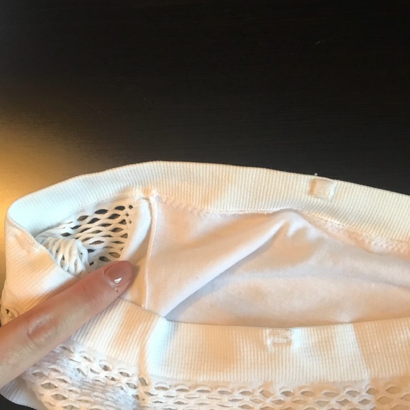 Bandeau with cup inserts & strap - not included - Picture 4 of 4